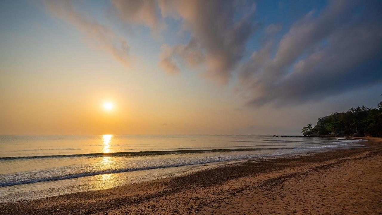 Ban Saithong Beach Resort Bang Saphan Noi Exteriér fotografie